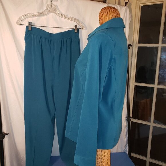 Ladies ALIA 2 Piece Pants Suit in Blue - 8 & 10 - Picture 3 of 6